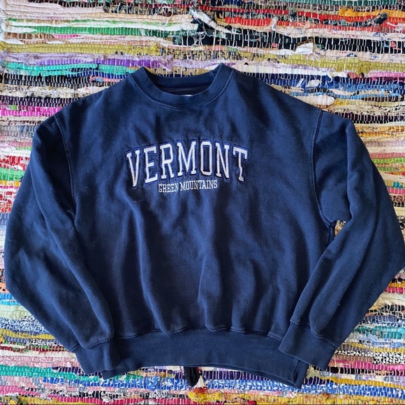 Vermont Sweatshirt 🌲 - Picture 2 of 4